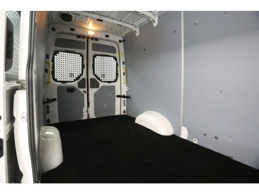 Volkswagen Crafter 35 2.0 TDI L3H3 | 140PK | 3000kg Trekgew. | Trekh. | Airco | Cruise ActivLease financial lease