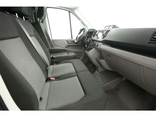 Volkswagen Crafter 35 2.0 TDI L4H3 | 177PK | 3000kg Trekgew. | Aut. | Airco | 3-Zits | Carplay | Trekh. | Camera | P... ActivLease financial lease