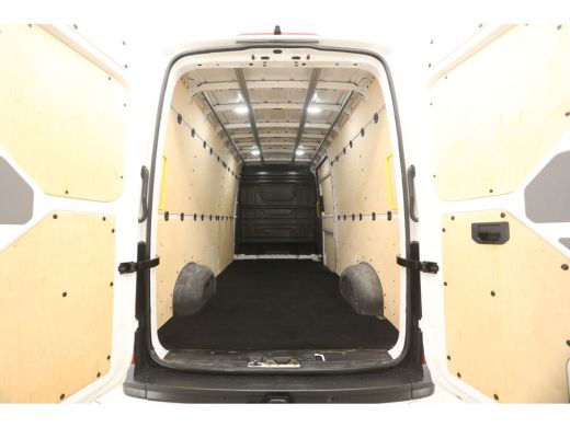 Volkswagen Crafter 35 2.0 TDI L4H3 | 177PK | 3000kg Trekgew. | Aut. | Airco | 3-Zits | Carplay | Trekh. | Camera | P... ActivLease financial lease