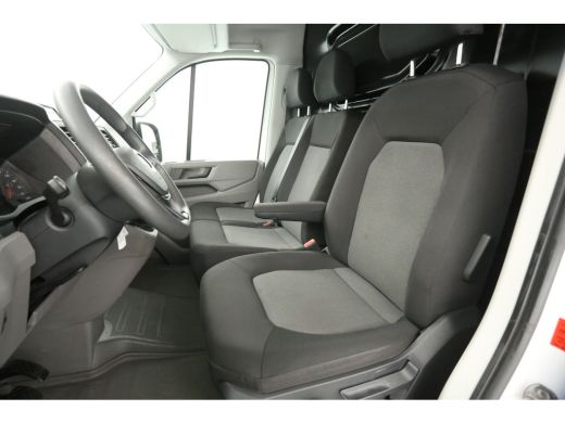 Volkswagen Crafter 35 2.0 TDI L4H3 | 177PK | 3000kg Trekgew. | Aut. | Airco | 3-Zits | Carplay | Trekh. | Camera | P... ActivLease financial lease