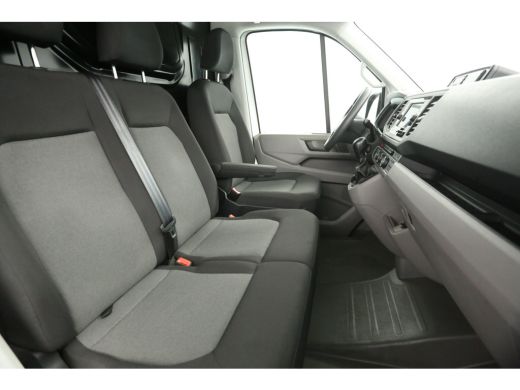 Volkswagen Crafter 35 2.0 TDI L4H3 | 177PK | 3000kg Trekgew. | Aut. | Airco | 3-Zits | Carplay | Trekh. | Camera | P... ActivLease financial lease