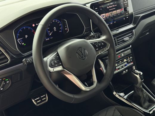 Volkswagen T-Cross ✅NIEUWE AUTO✅ TSI 115PK R-LINE EDITION TREKHAAK LED LMV IQ CAMERA STOELVERW ✅2025✅ "Volkswagen ri... ActivLease financial lease