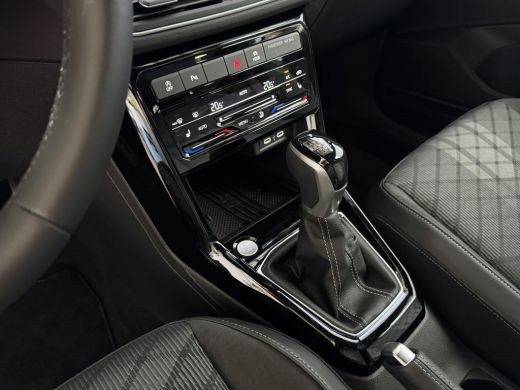 Volkswagen T-Cross ✅NIEUWE AUTO✅ TSI 115PK R-LINE EDITION TREKHAAK LED LMV IQ CAMERA STOELVERW ✅2025✅ "Volkswagen ri... ActivLease financial lease