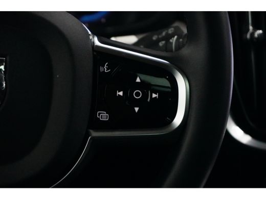 Volvo  V60 2.0 T6 Plug-in hybrid AWD Ultra Dark | Trekhaak | Panoramadak | BLIS | PDC V+A en camera | Stoel ... ActivLease financial lease