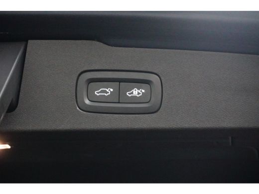 Volvo  V60 2.0 T6 Plug-in hybrid AWD Ultra Dark | Trekhaak | Panoramadak | BLIS | PDC V+A en camera | Stoel ... ActivLease financial lease