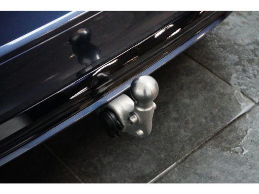 Volvo  V60 2.0 T6 Plug-in hybrid AWD Ultra Dark | Trekhaak | Panoramadak | BLIS | PDC V+A en camera | Stoel ... ActivLease financial lease