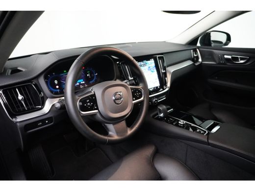 Volvo  V60 2.0 T6 Plug-in hybrid AWD Ultra Dark | Trekhaak | Panoramadak | BLIS | PDC V+A en camera | Stoel ... ActivLease financial lease