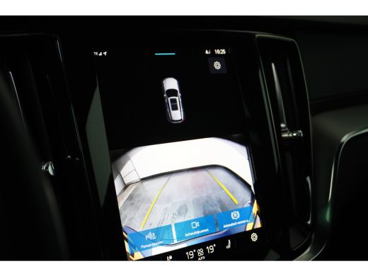 Volvo  V60 2.0 T6 Plug-in hybrid AWD Ultra Dark | Trekhaak | Panoramadak | BLIS | PDC V+A en camera | Stoel ... ActivLease financial lease