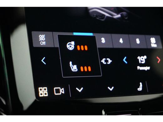 Volvo  V60 2.0 T6 Plug-in hybrid AWD Ultra Dark | Trekhaak | Panoramadak | BLIS | PDC V+A en camera | Stoel ... ActivLease financial lease