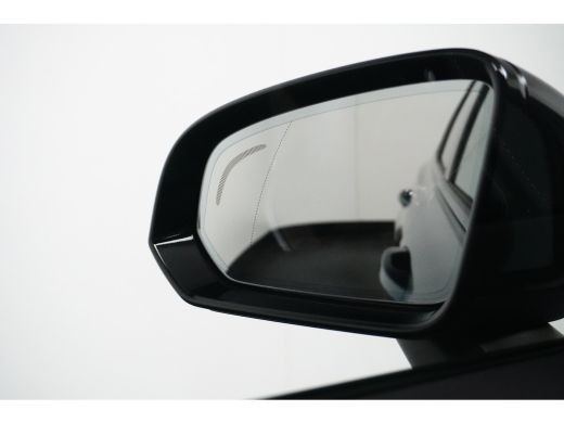 Volvo  V60 2.0 T6 Plug-in hybrid AWD Ultra Dark | Trekhaak | Panoramadak | BLIS | PDC V+A en camera | Stoel ... ActivLease financial lease