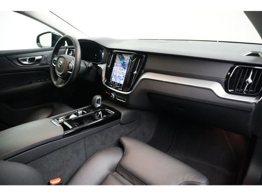 Volvo  V60 2.0 T6 Plug-in hybrid AWD Ultra Dark | Trekhaak | Panoramadak | BLIS | PDC V+A en camera | Stoel ... ActivLease financial lease