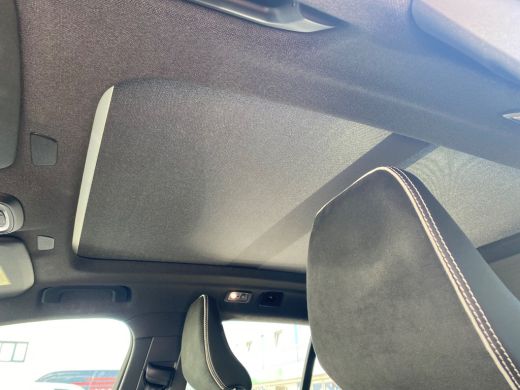 Volvo  XC40 1.5 T5 Recharge Ultimate Dark | Trekhaak | Panoramadak | PDC V+A en camera | Harman & Kardon Audi... ActivLease financial lease