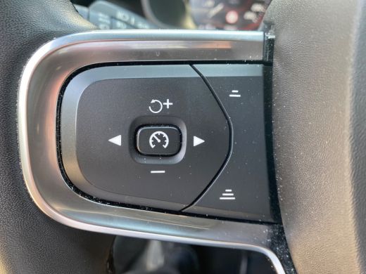 Volvo  XC40 1.5 T5 Recharge Ultimate Dark | Trekhaak | Panoramadak | PDC V+A en camera | Harman & Kardon Audi... ActivLease financial lease