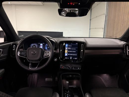 Volvo  XC40 T2 Aut. R-Design Schuifdak | Adaptieve Cruise Control | Stoel en Stuurwielverwarming | Parkeercam... ActivLease financial lease