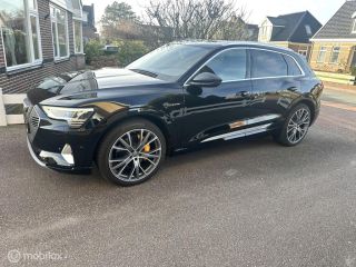 Audi e-tron e-tron 55 quattro advanced 95 kWh S-LINE PAKKET LUCHTVERING PANORAMADAK AUDI SPORTSTOELEN SFEERVE...