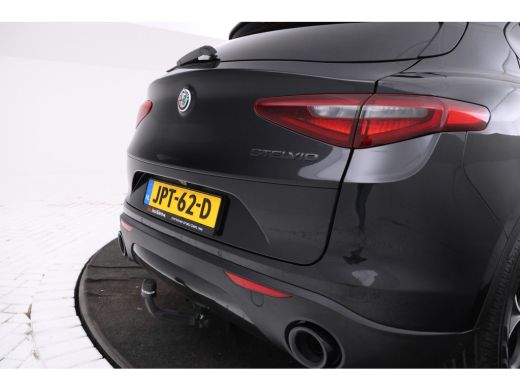 Alfa Romeo Stelvio 2.2d B-Tech Alles zwart, Volledier, Climate, Trkehaak, ActivLease financial lease