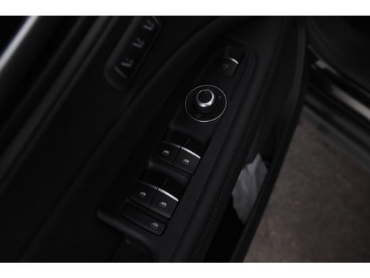 Alfa Romeo Stelvio 2.2d B-Tech Alles zwart, Volledier, Climate, Trkehaak, ActivLease financial lease