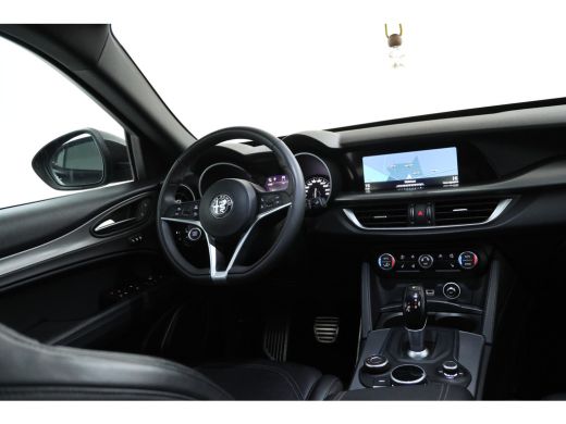 Alfa Romeo Stelvio 2.2d B-Tech Alles zwart, Volledier, Climate, Trkehaak, ActivLease financial lease