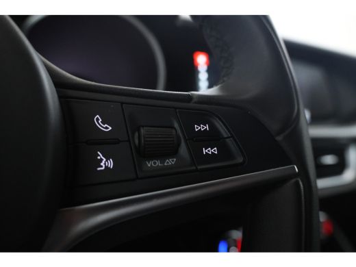 Alfa Romeo Stelvio 2.2d B-Tech Alles zwart, Volledier, Climate, Trkehaak, ActivLease financial lease