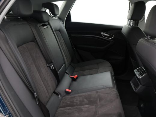 Audi e-tron 55 QUATTRO 95 kWh + TREKHAAK | NACHTZICHT | LUCHTVERING | HEAD-UP | ADAPTIVE CRUISE CONTROL ActivLease financial lease