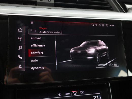 Audi e-tron 55 QUATTRO 95 kWh + TREKHAAK | NACHTZICHT | LUCHTVERING | HEAD-UP | ADAPTIVE CRUISE CONTROL ActivLease financial lease