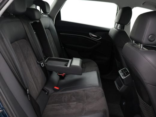 Audi e-tron 55 QUATTRO 95 kWh + TREKHAAK | NACHTZICHT | LUCHTVERING | HEAD-UP | ADAPTIVE CRUISE CONTROL ActivLease financial lease