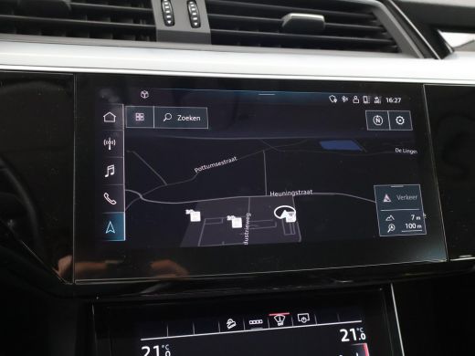 Audi e-tron 55 QUATTRO 95 kWh + TREKHAAK | NACHTZICHT | LUCHTVERING | HEAD-UP | ADAPTIVE CRUISE CONTROL ActivLease financial lease