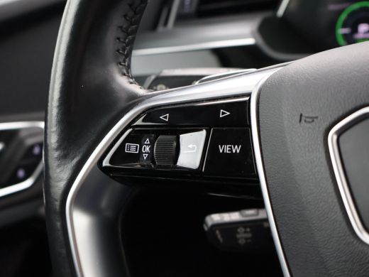 Audi e-tron 55 QUATTRO 95 kWh + TREKHAAK | NACHTZICHT | LUCHTVERING | HEAD-UP | ADAPTIVE CRUISE CONTROL ActivLease financial lease