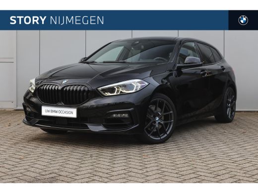 BMW 1 Serie 118i Sport Line Automaat / Sportstoelen / Achteruitrijcamera / M Sportonderstel / LED / Aircondit...