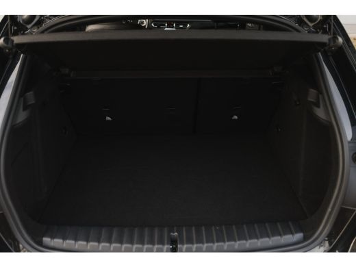 BMW 1 Serie 118i Sport Line Automaat / Sportstoelen / Achteruitrijcamera / M Sportonderstel / LED / Aircondit... ActivLease financial lease