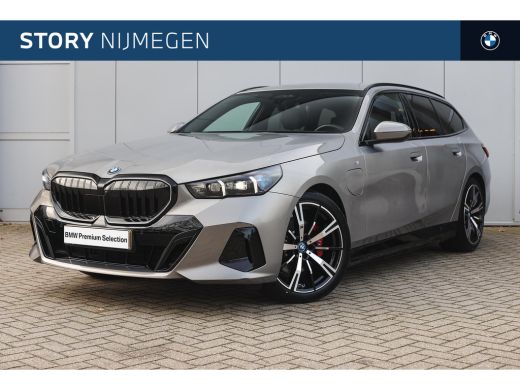 BMW 5 Serie Touring 530e M Sport Automaat / Trekhaak / Stoelventilatie / Comfort Access / Adaptieve LED / Par...