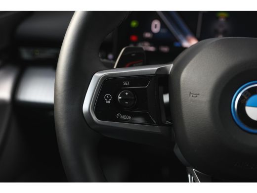 BMW 5 Serie Touring 530e M Sport Automaat / Trekhaak / Stoelventilatie / Comfort Access / Adaptieve LED / Par... ActivLease financial lease