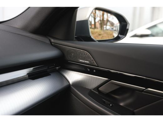 BMW 5 Serie Touring 530e M Sport Automaat / Trekhaak / Stoelventilatie / Comfort Access / Adaptieve LED / Par... ActivLease financial lease