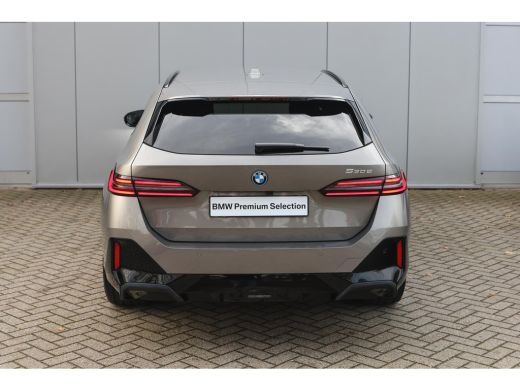 BMW 5 Serie Touring 530e M Sport Automaat / Trekhaak / Stoelventilatie / Comfort Access / Adaptieve LED / Par... ActivLease financial lease