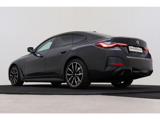 BMW i4 eDrive40 M Sport / Achteruitrijcamera / Stoelverwarming / Widescreen Display / Active Cruise Cont... ActivLease financial lease