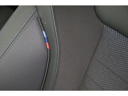 BMW i4 eDrive40 M Sport / Achteruitrijcamera / Stoelverwarming / Widescreen Display / Active Cruise Cont... ActivLease financial lease