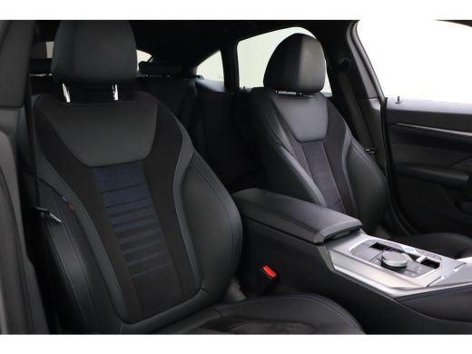 BMW i4 eDrive40 M Sport / Achteruitrijcamera / Stoelverwarming / Widescreen Display / Active Cruise Cont... ActivLease financial lease