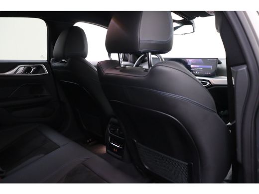 BMW i4 eDrive40 M Sport / Achteruitrijcamera / Stoelverwarming / Widescreen Display / Active Cruise Cont... ActivLease financial lease