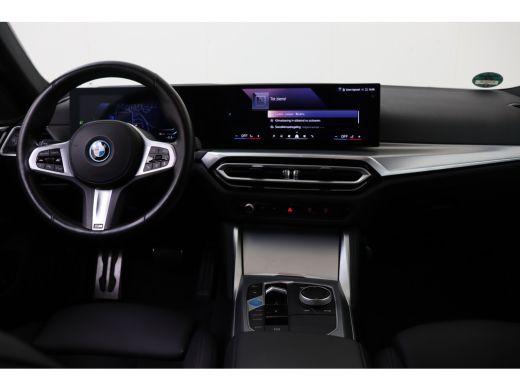 BMW i4 eDrive40 M Sport / Achteruitrijcamera / Stoelverwarming / Widescreen Display / Active Cruise Cont... ActivLease financial lease