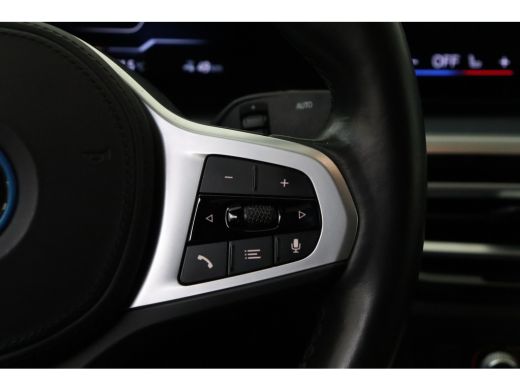 BMW i4 eDrive40 M Sport / Achteruitrijcamera / Stoelverwarming / Widescreen Display / Active Cruise Cont... ActivLease financial lease