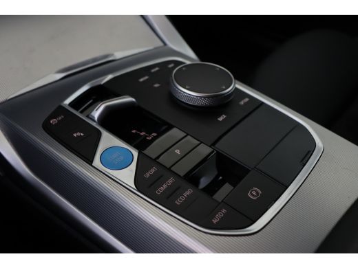 BMW i4 eDrive40 M Sport / Achteruitrijcamera / Stoelverwarming / Widescreen Display / Active Cruise Cont... ActivLease financial lease