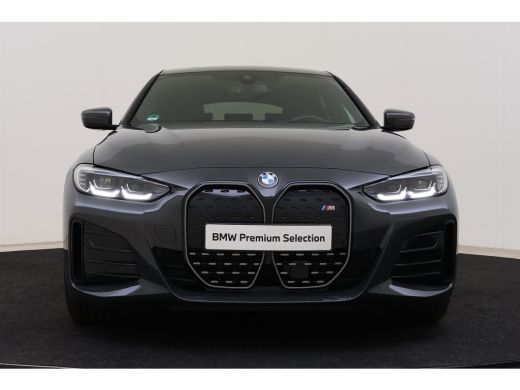 BMW i4 eDrive40 M Sport / Achteruitrijcamera / Stoelverwarming / Widescreen Display / Active Cruise Cont... ActivLease financial lease