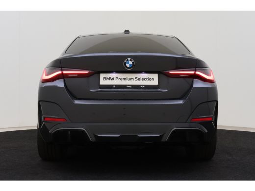 BMW i4 eDrive40 M Sport / Achteruitrijcamera / Stoelverwarming / Widescreen Display / Active Cruise Cont... ActivLease financial lease