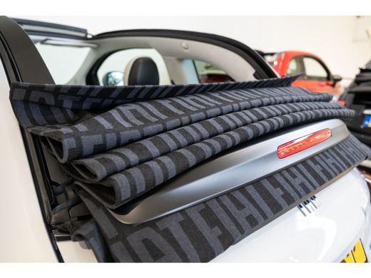 Fiat 500C La Prima 42 kWh | Camera | Stoelverwarming | Navigatie | Parkeersensoren | Climate Controle | Ada... ActivLease financial lease