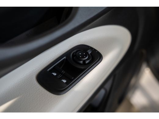 Fiat 500C La Prima 42 kWh | Camera | Stoelverwarming | Navigatie | Parkeersensoren | Climate Controle | Ada... ActivLease financial lease