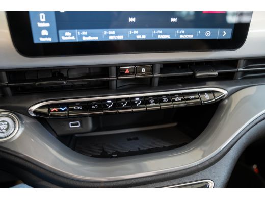 Fiat 500C La Prima 42 kWh | Camera | Stoelverwarming | Navigatie | Parkeersensoren | Climate Controle | Ada... ActivLease financial lease