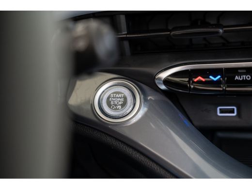 Fiat 500C La Prima 42 kWh | Camera | Stoelverwarming | Navigatie | Parkeersensoren | Climate Controle | Ada... ActivLease financial lease