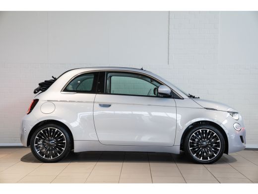 Fiat 500C La Prima 42 kWh | Camera | Stoelverwarming | Navigatie | Parkeersensoren | Climate Controle | Ada... ActivLease financial lease