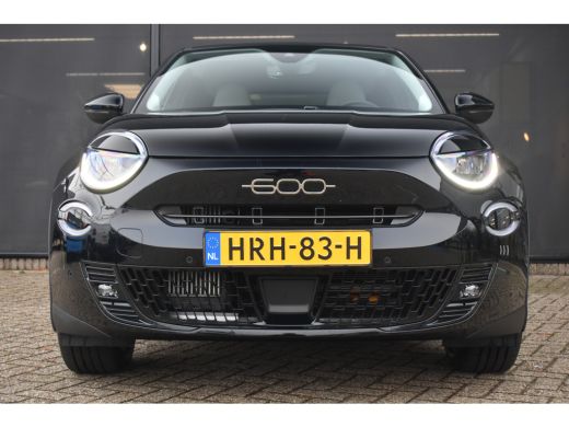 Fiat 600 1.2 Hybrid La Prima 8 Jaar Garantie! | Vol-Leder | Adaptive Cruise | Massage | Elektr. Achterklep... ActivLease financial lease