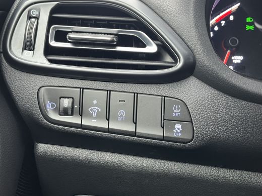 Hyundai i30 1.5 T-GDi 160pk MHEV N-Line Leder | Camera | Climate | Keyless | Full - Led | Navigatie | Alcanta... ActivLease financial lease